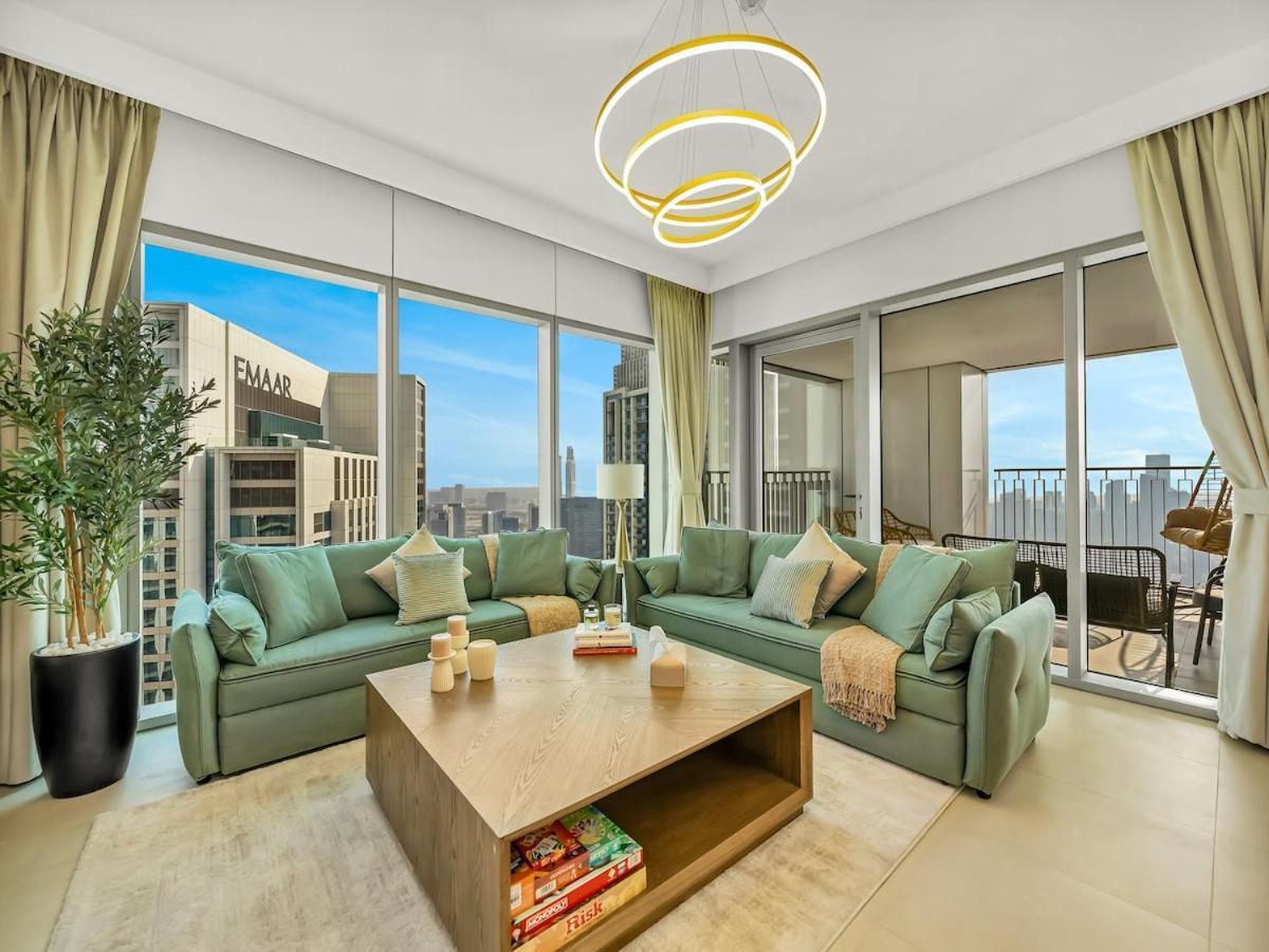 Royal Vista At Downtown Views Ii - Downtown & Burj Khalifa Views - Brand New Luxury 4br Dubai