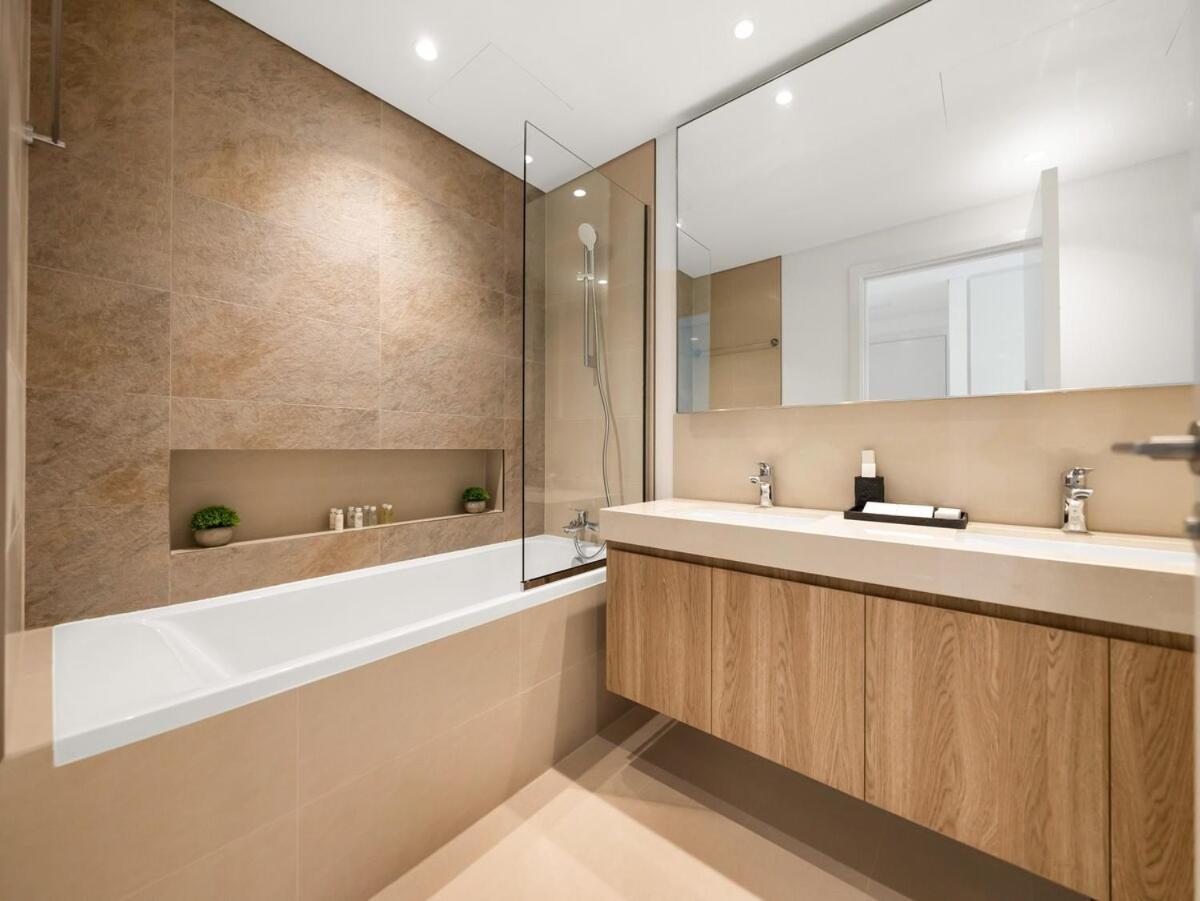 Royal Vista At Downtown Views Ii - Downtown & Burj Khalifa Views - Brand New Luxury 4br *