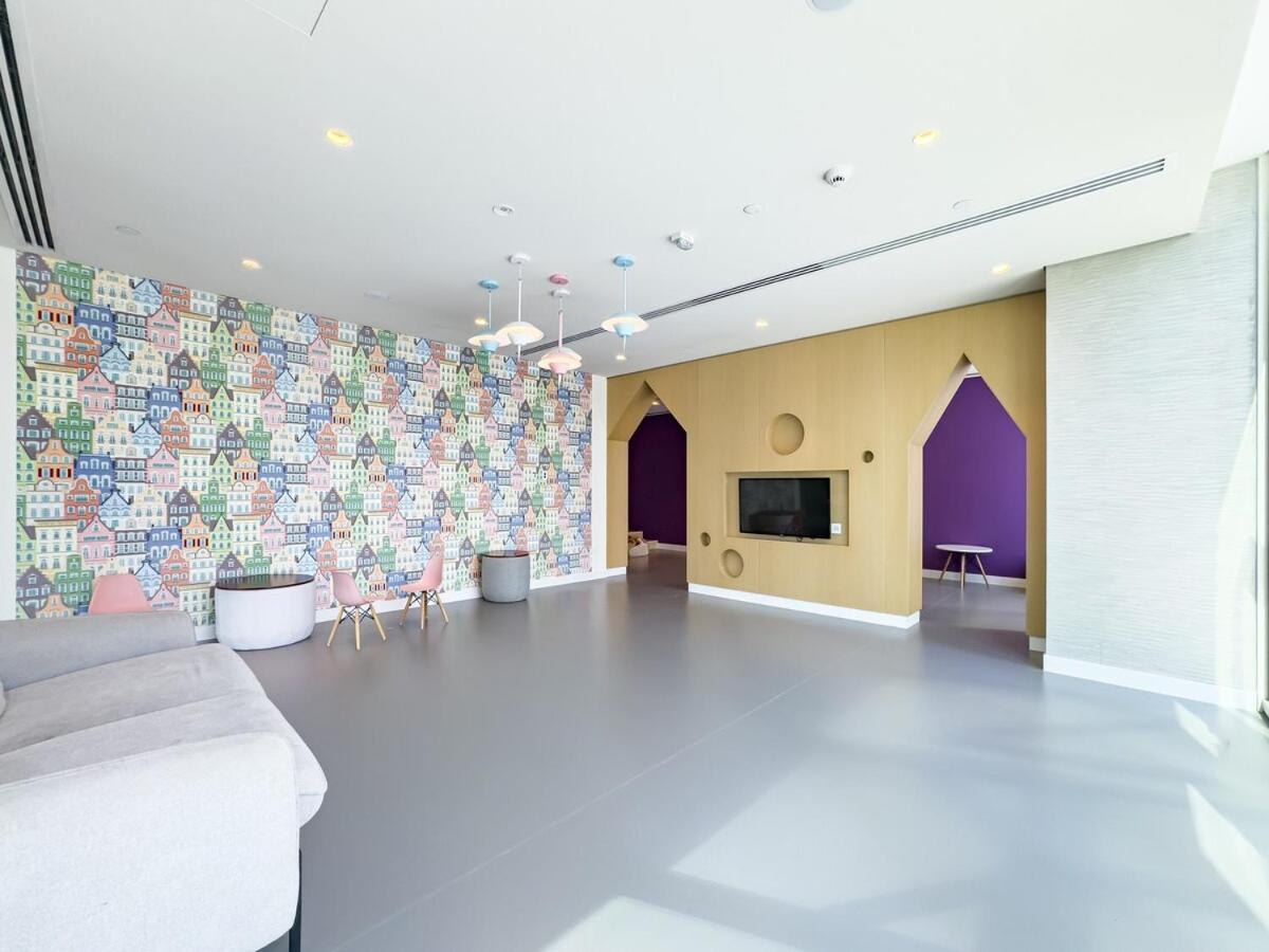 Royal Vista At Downtown Views Ii - Downtown & Burj Khalifa Views - Brand New Luxury 4br * Dubai